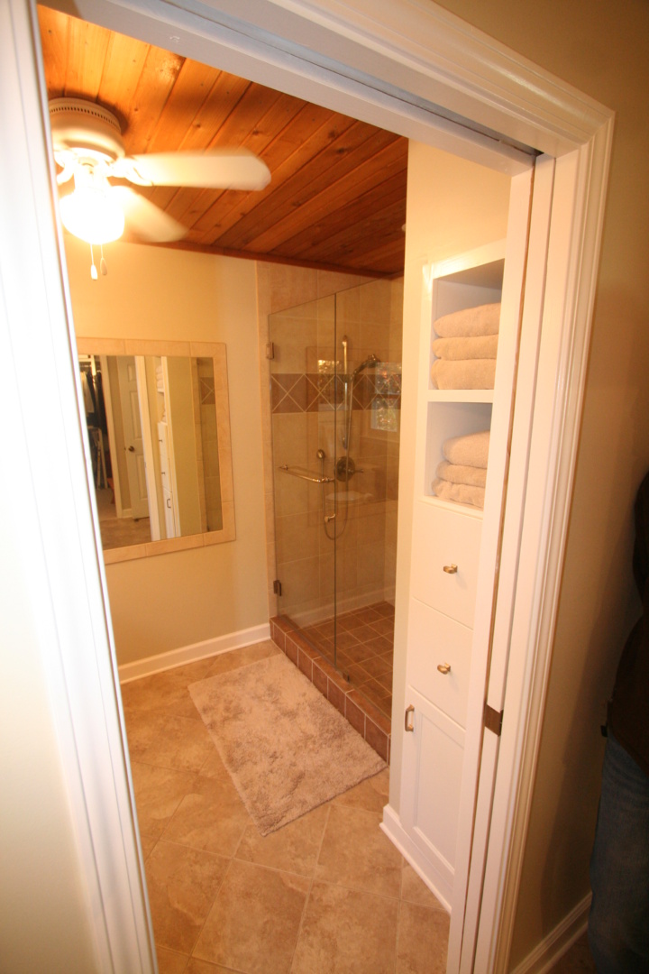 Skinnar master bath 2