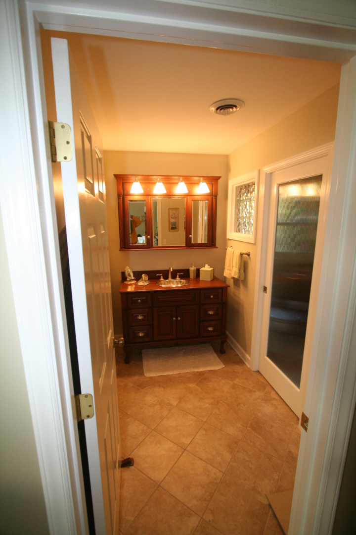 Skinnar master bath