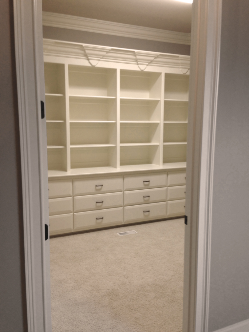 Master closet 1